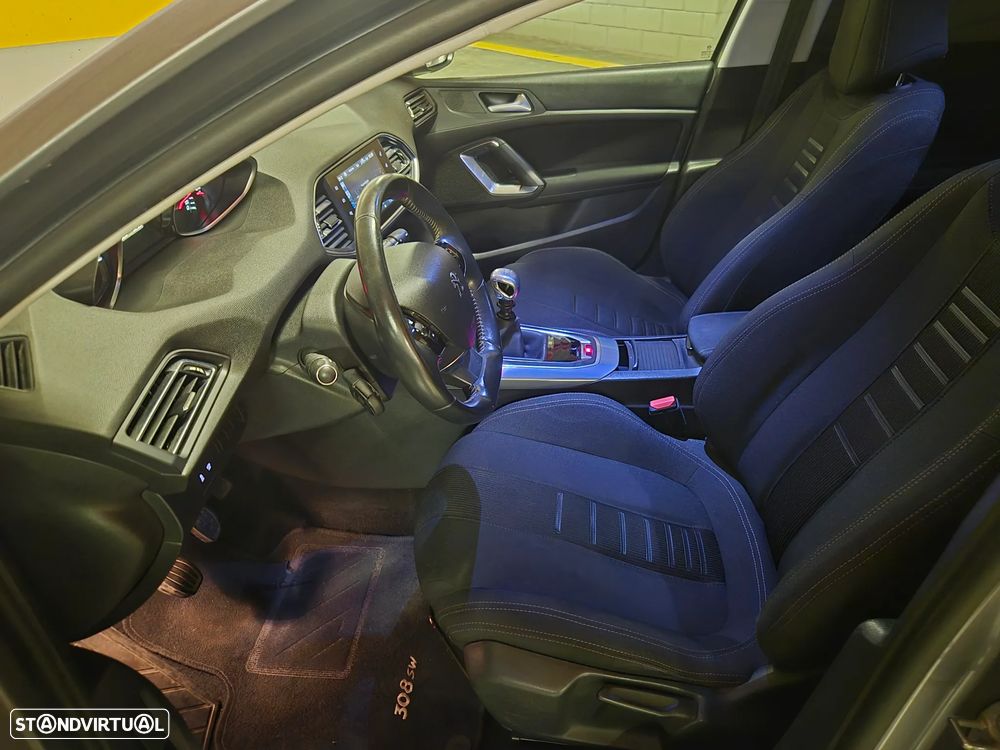 Peugeot 308 SW e-HDi 115 Stop & Start Allure - 22