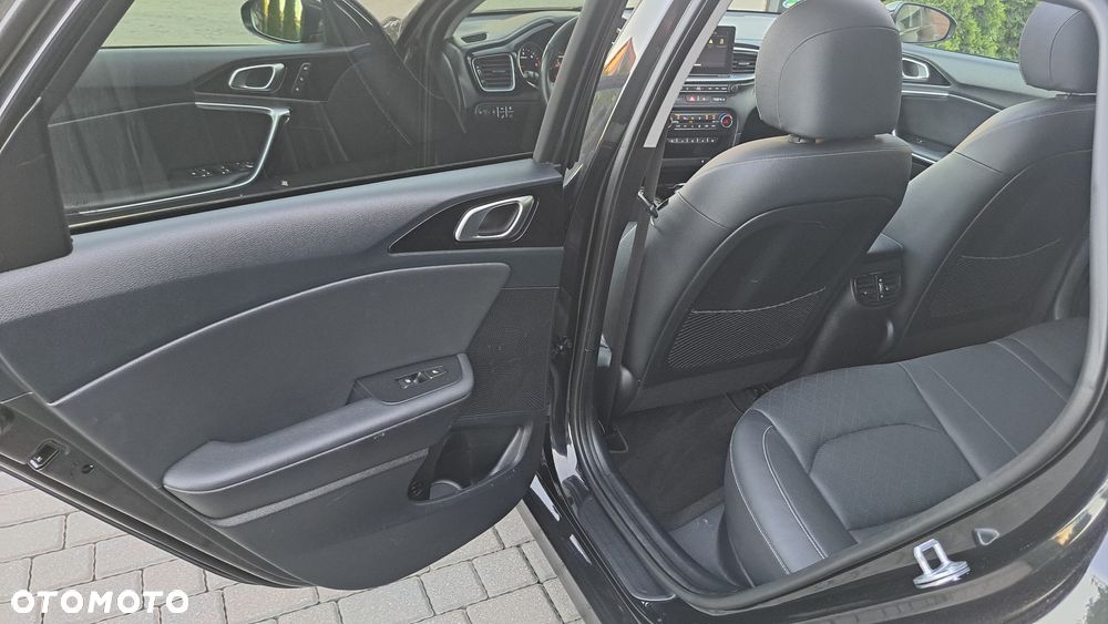 Kia Ceed 1.6 CRDi Platinum Edition - 32