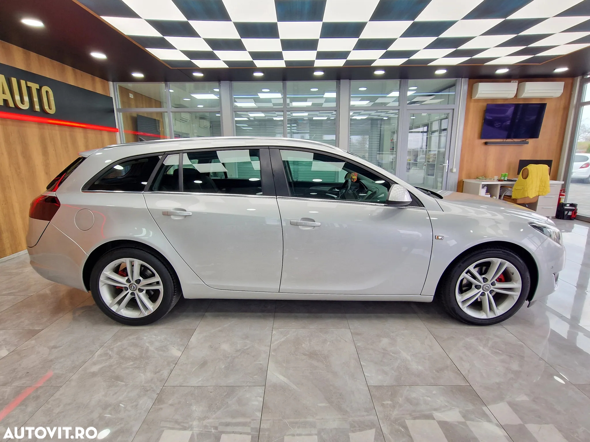 Opel Insignia - 13