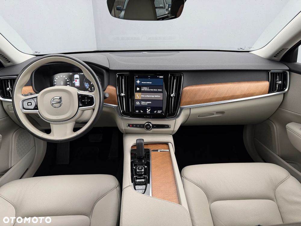 Volvo V90 D5 AWD Momentum Pro - 25
