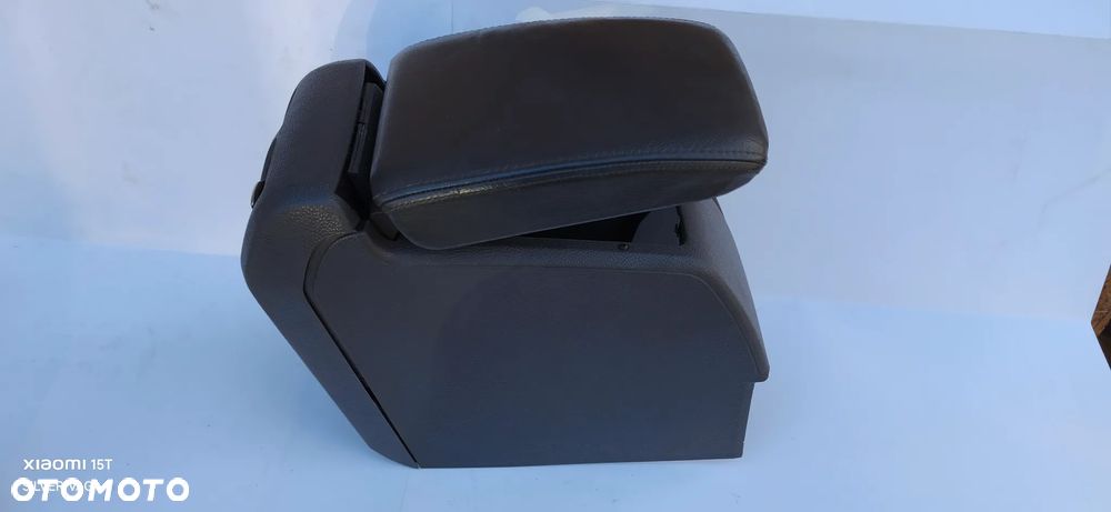 Podłokietnik skórzany VW Golf 5 skóra tunel nawiewu - 1