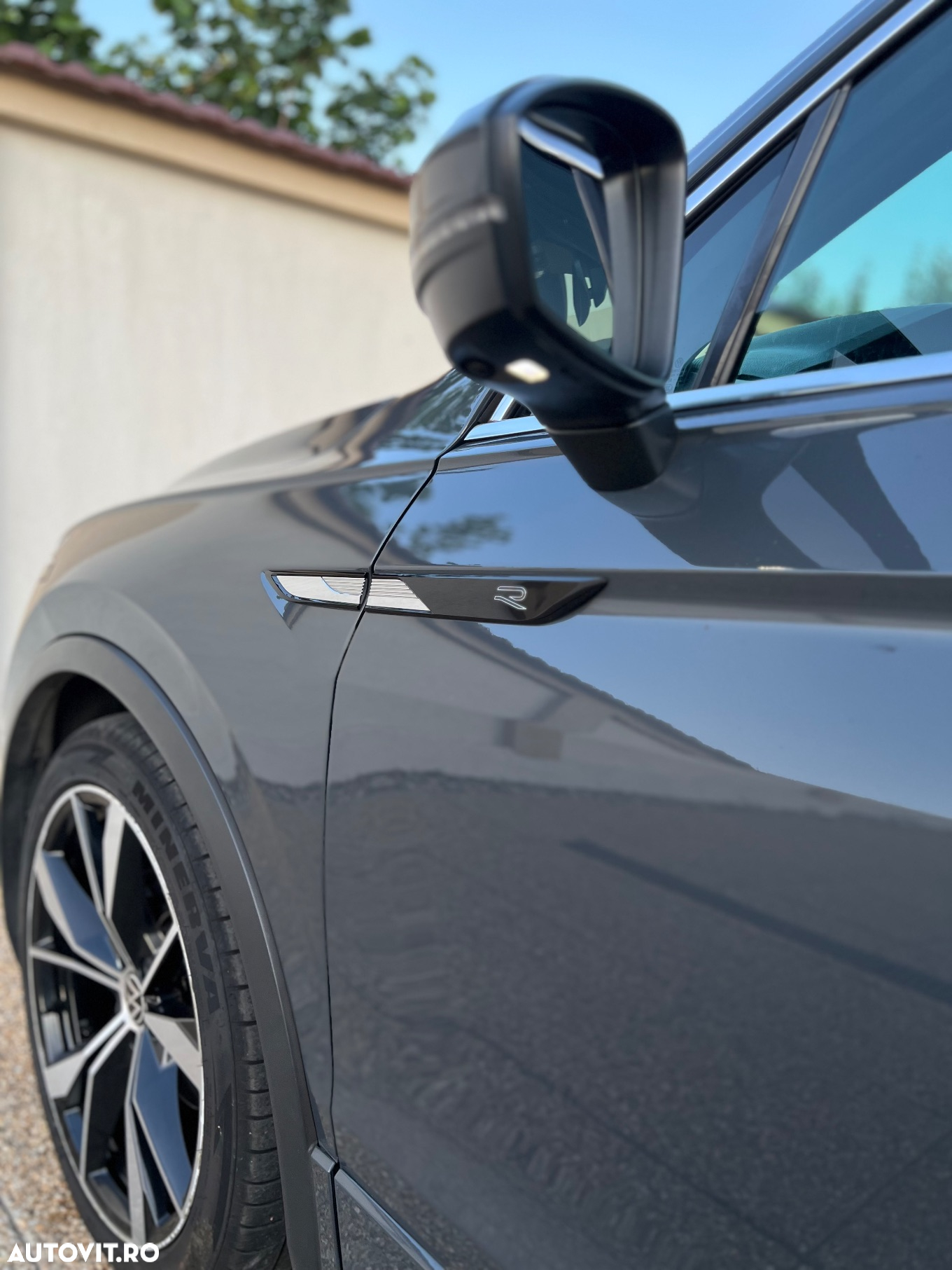 Volkswagen Tiguan - 24