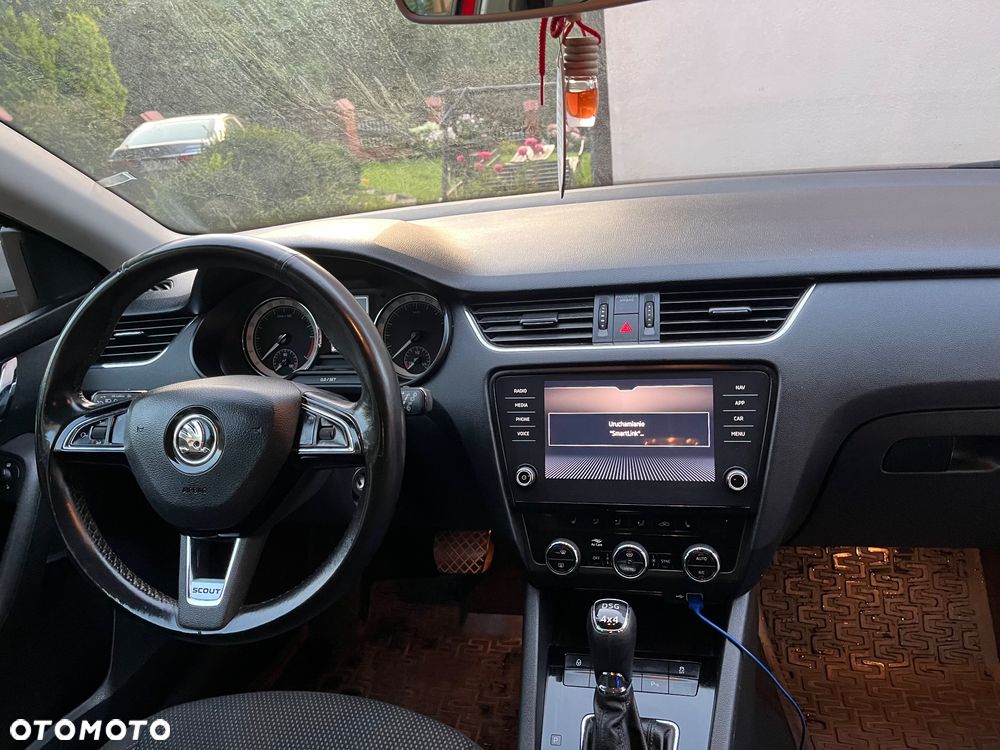 Skoda Octavia Scout 2.0 TDI 4x4 DSG - 12