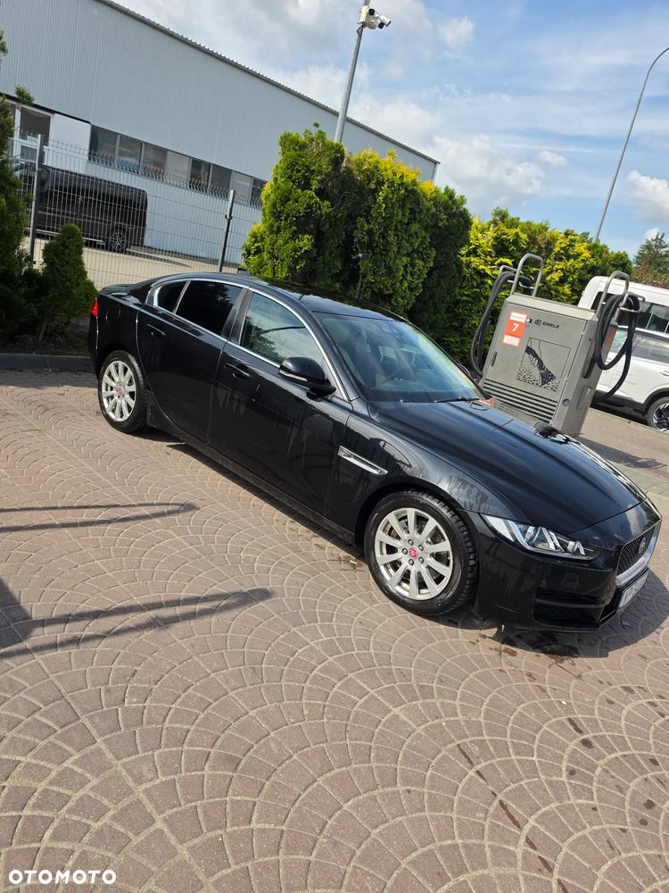 Jaguar XE 2.0 D Prestige - 17