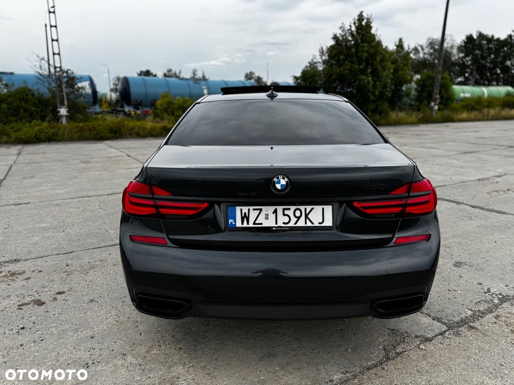 BMW Seria 7 750i - 5