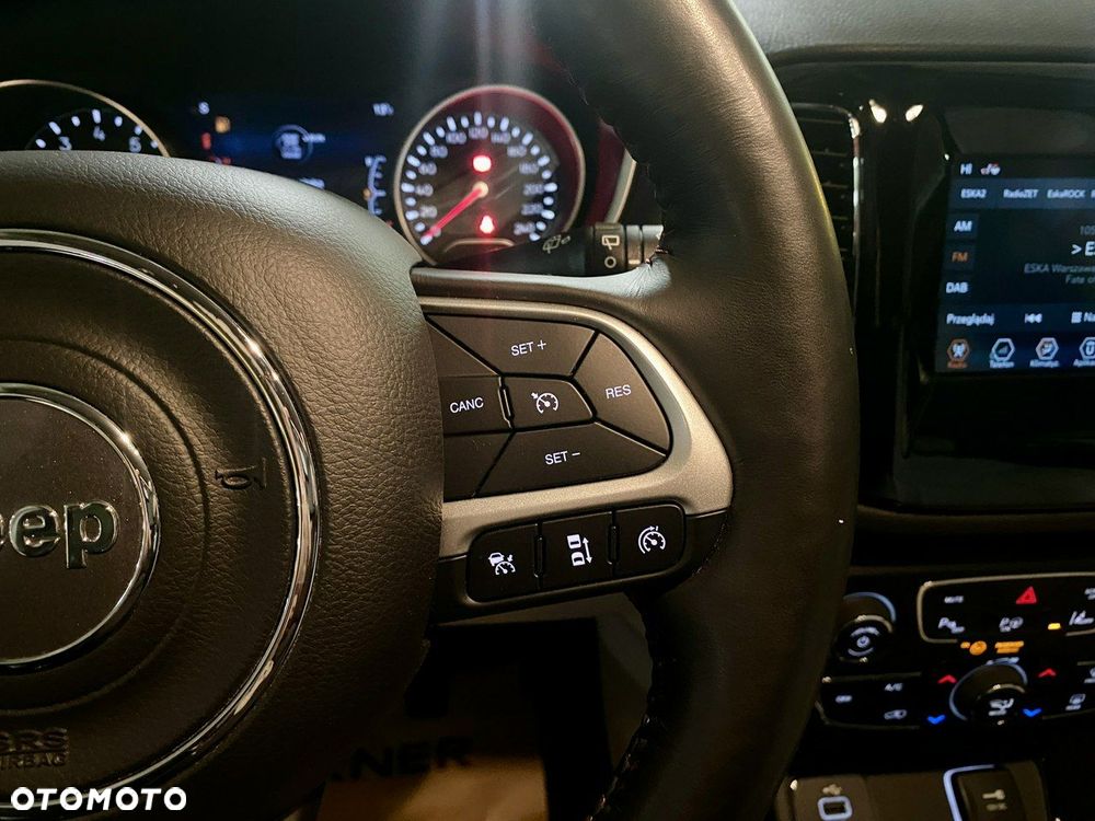 Jeep Compass - 25