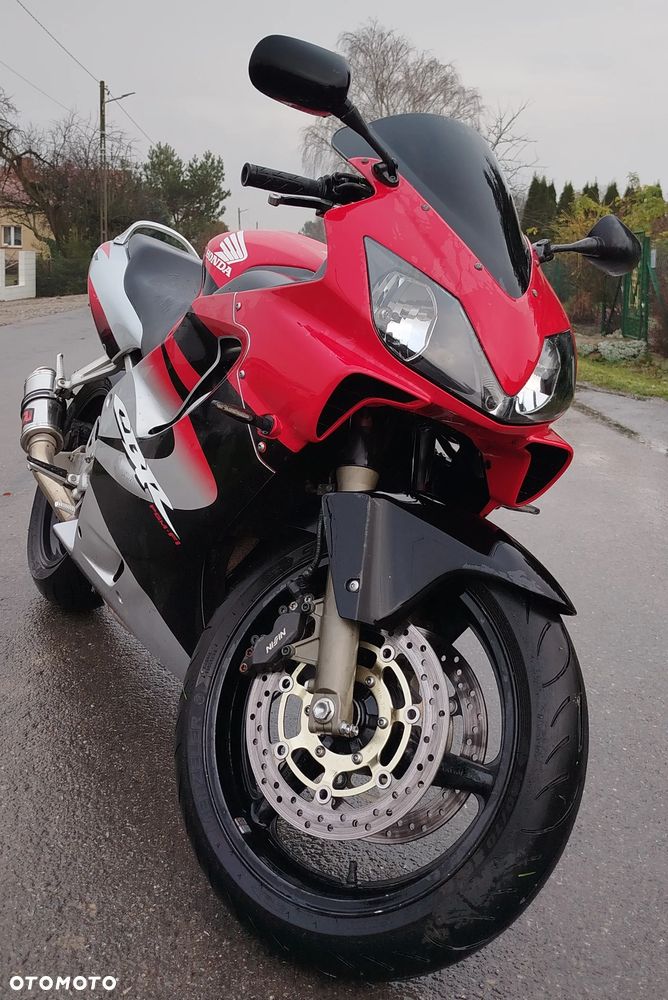 Honda CBR - 1