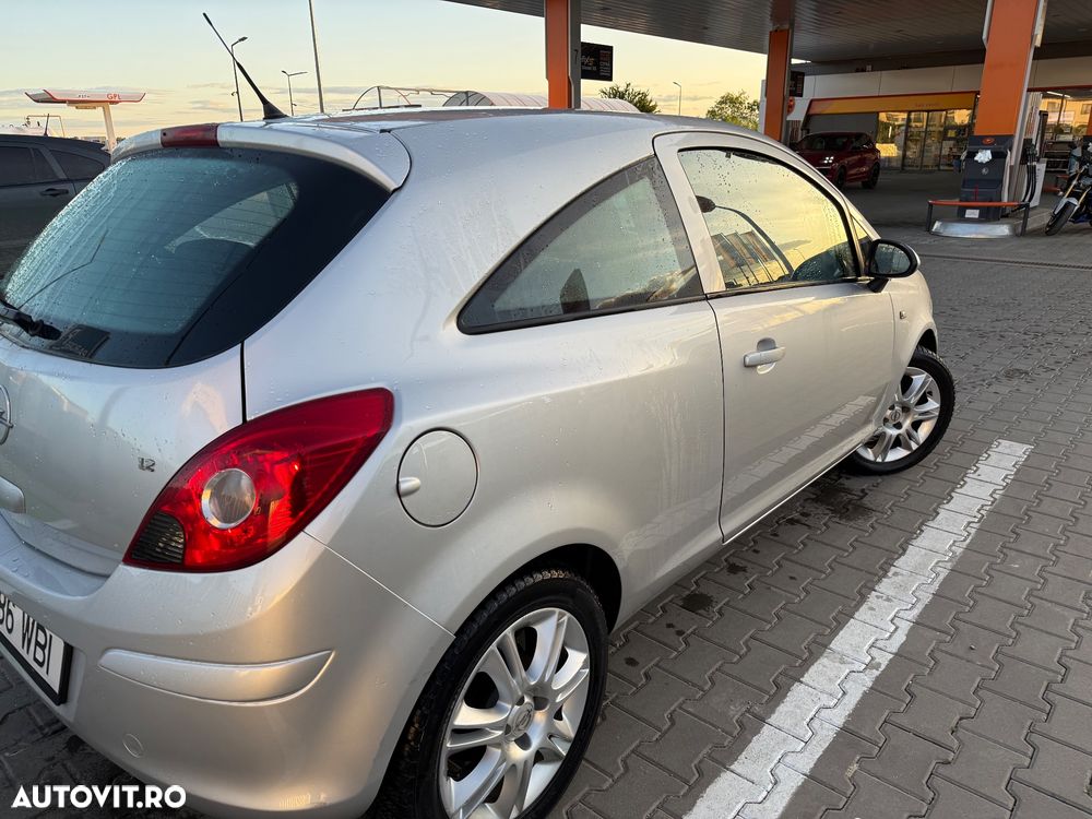 Opel Corsa 1.2 16V Enjoy - 3