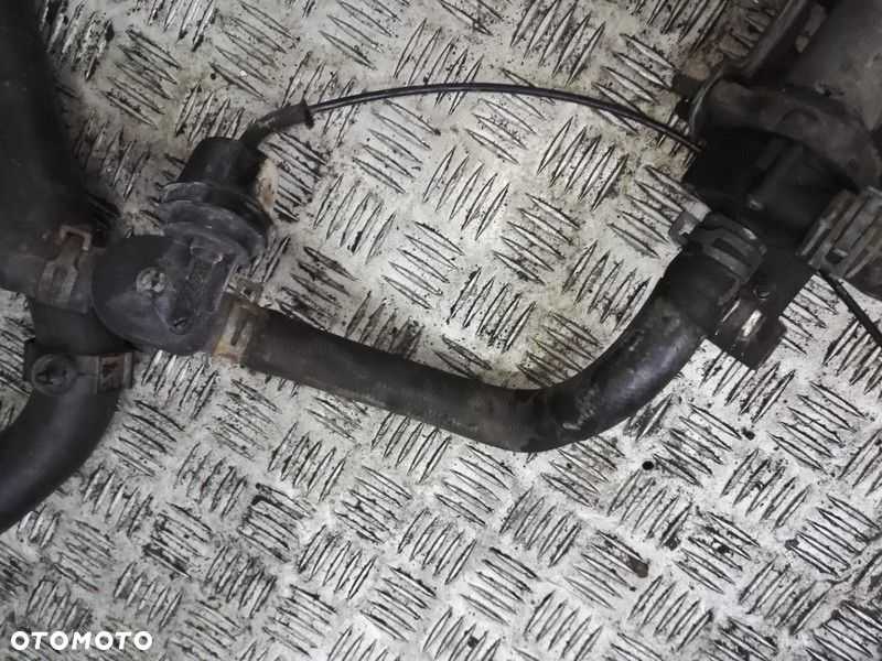 Wąż Rurka Przewód Wody Chłodnicy VW LT 2.5 TDI SDI - 10