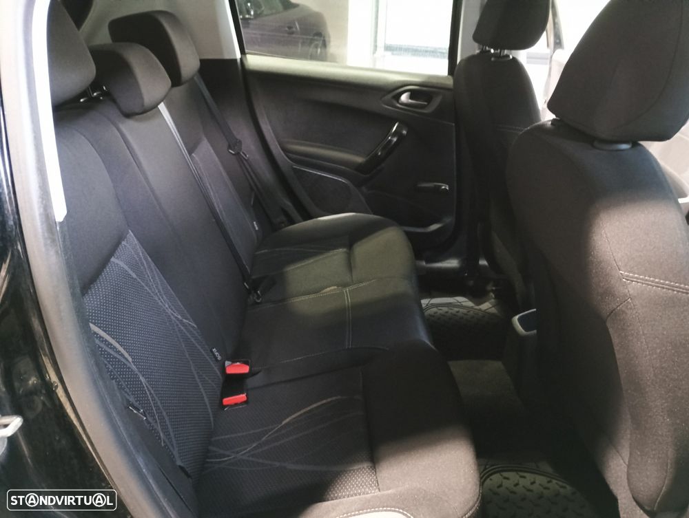 Peugeot 208 1.2 PureTech Style - 17