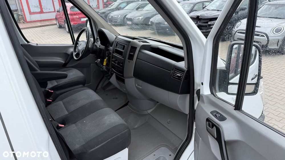 Mercedes-Benz Sprinter - 9