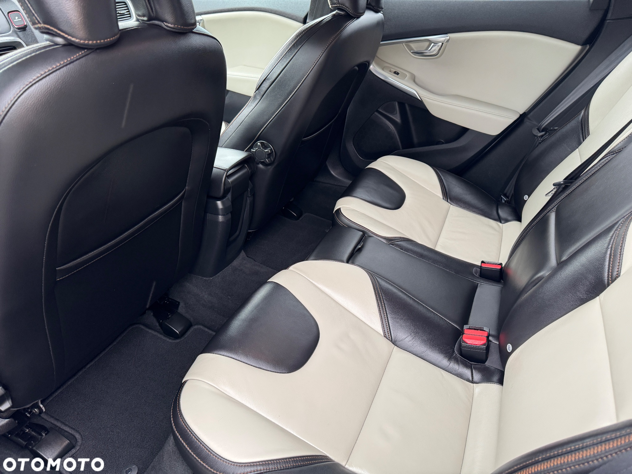 Volvo V40 Cross Country D2 Geartronic Summum - 10
