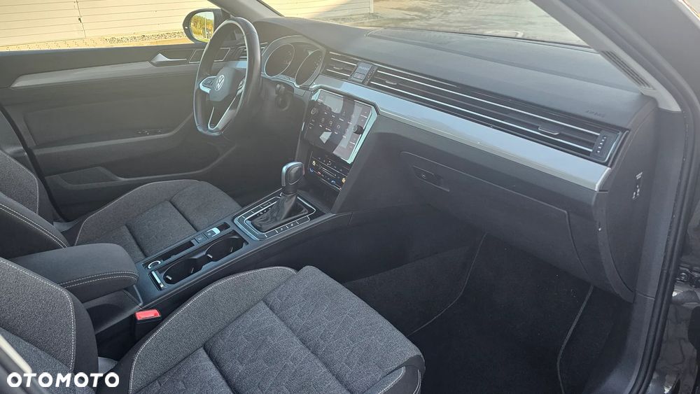Volkswagen Passat 2.0 TDI SCR Style DSG - 24