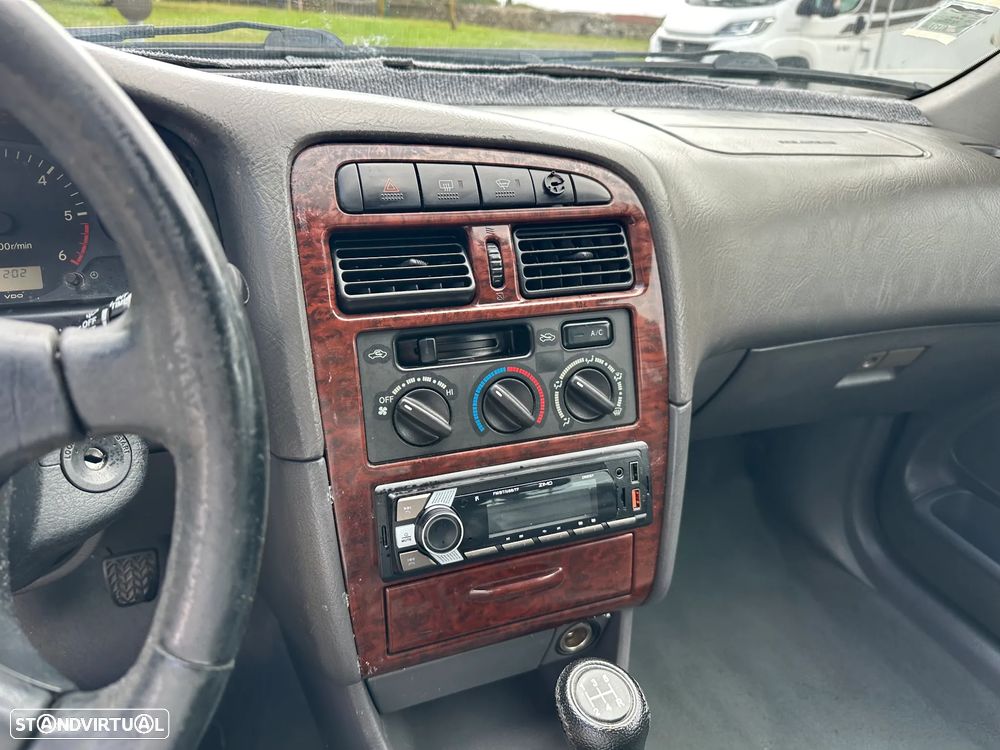 Toyota Avensis SW 2.0 D4D Sol EC+ABC - 9