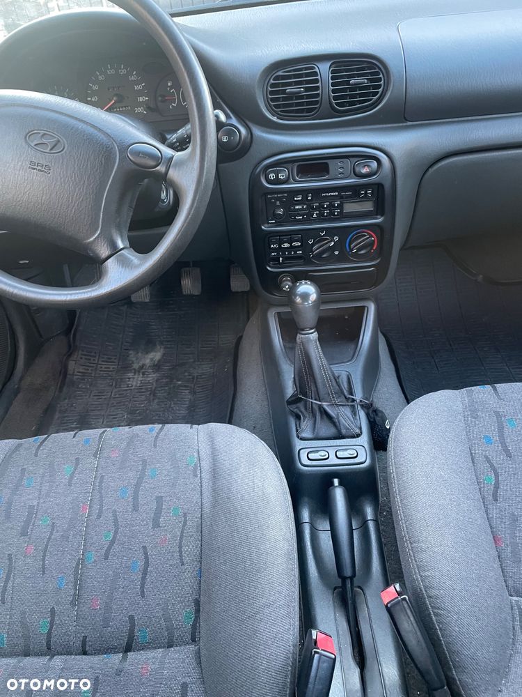 Hyundai Accent 1.3 GLS (klm) - 7