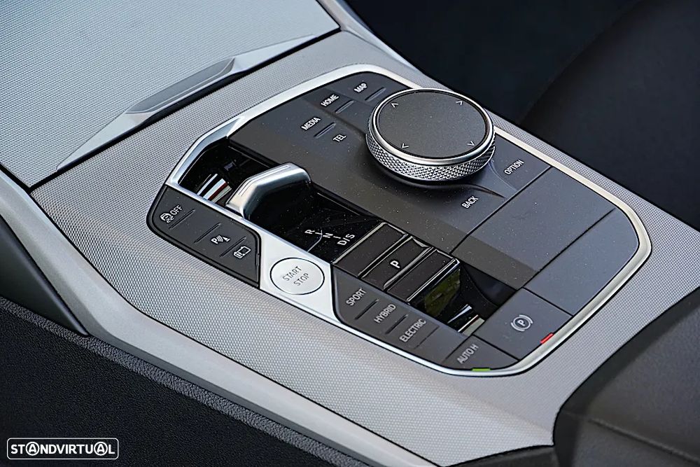 BMW 320 e Touring Corporate Edition Auto - 27