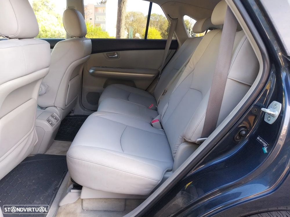 Lexus RX 400h Medium 17 - 24