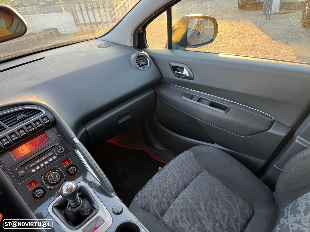 Peugeot 3008 1.6 HDi Executive - 22