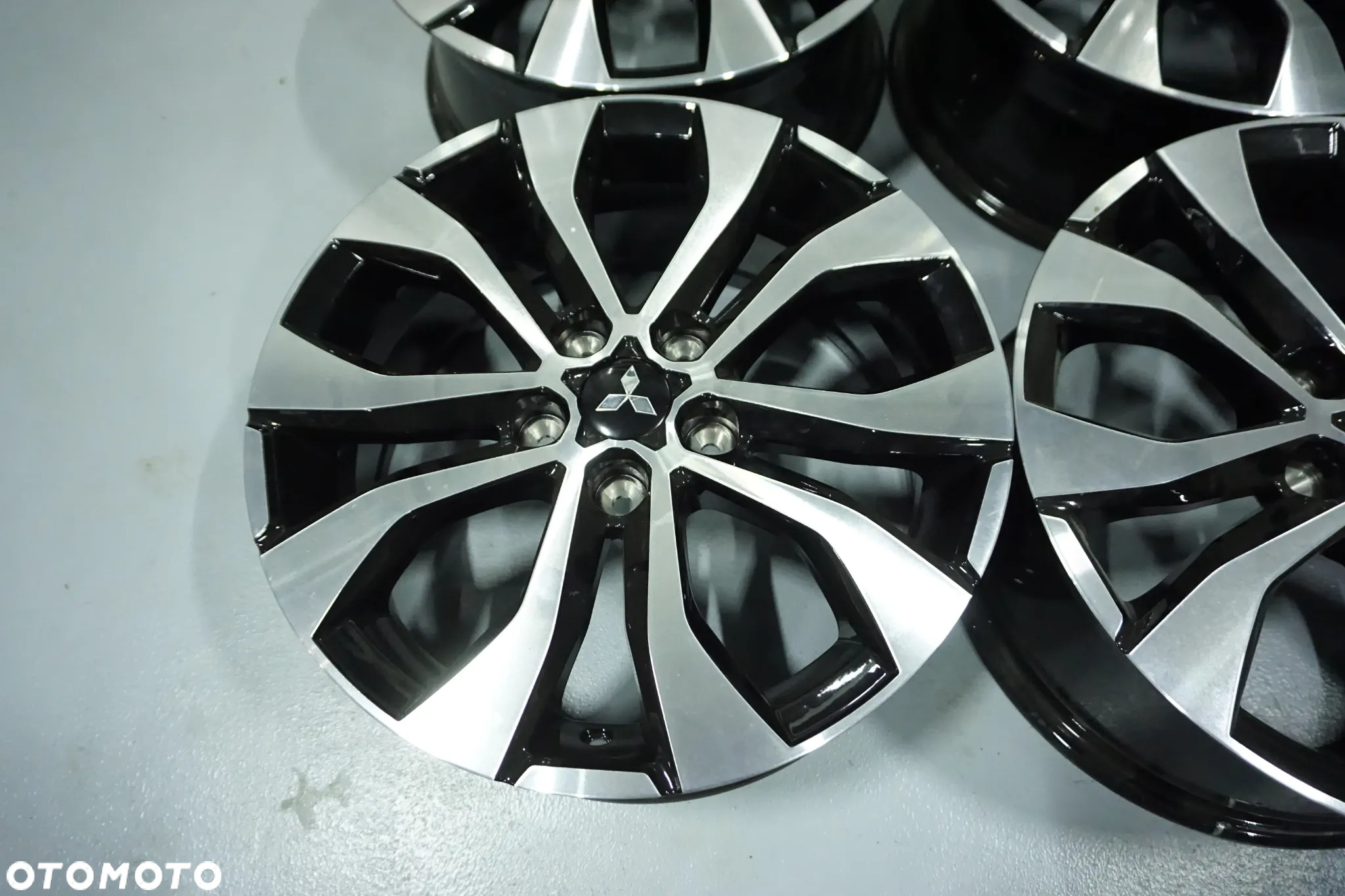Felgi Aluminiowe  17 MITSUBISHI ASX NOWY MODEL ET35 X114,3 - 4
