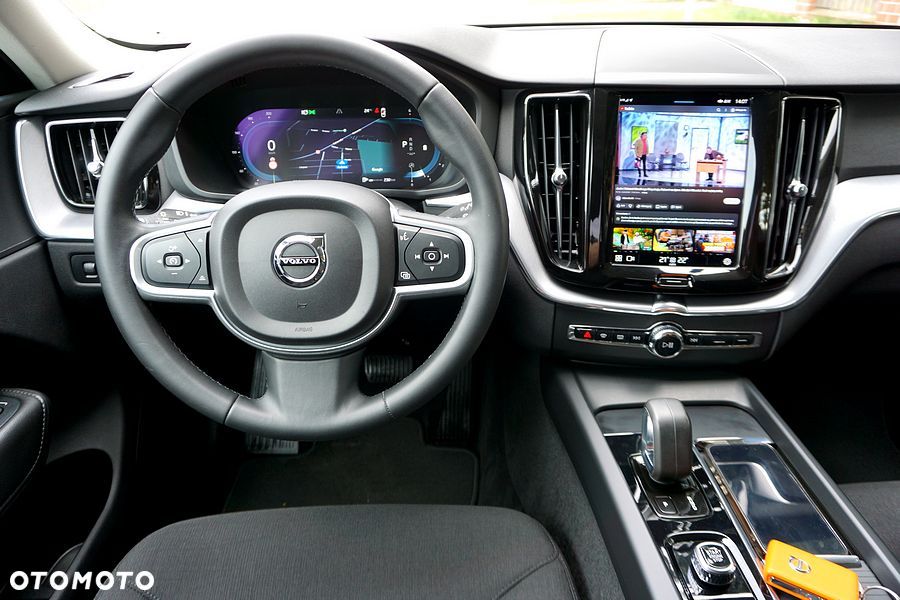 Volvo XC 60 B4 D AWD Geartronic Momentum Pro - 34