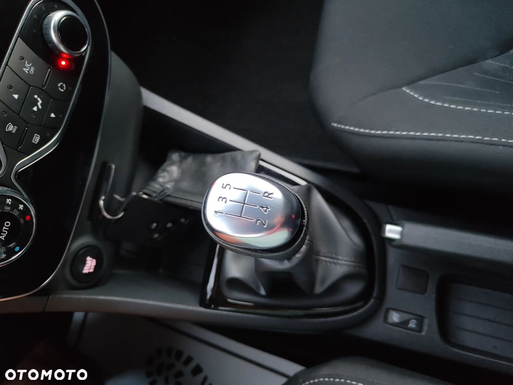 Renault Clio ENERGY TCe 90 Start & Stop LIMITED 2018 - 17