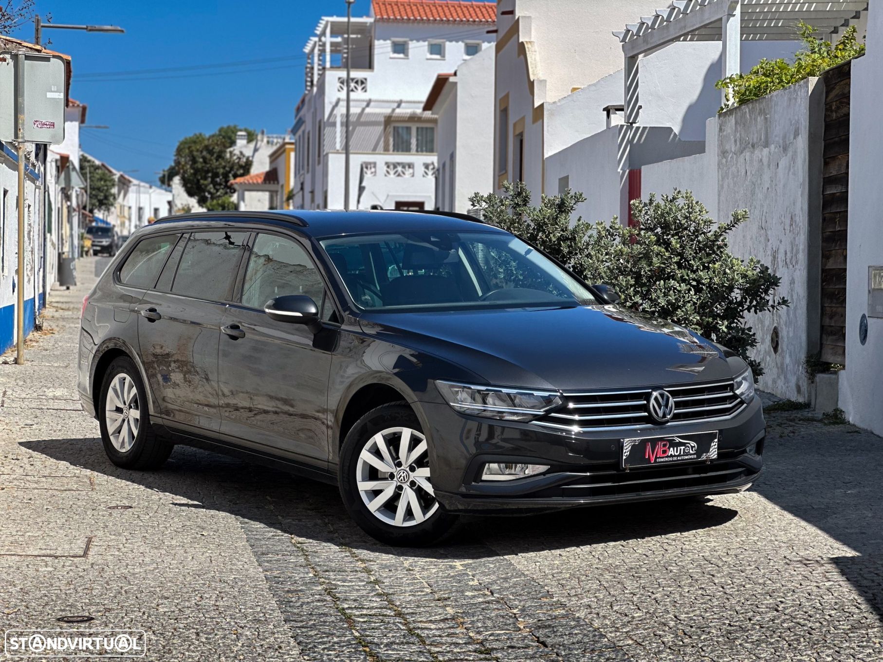 VW Passat 1.6 TDI Confortline DSG - 1