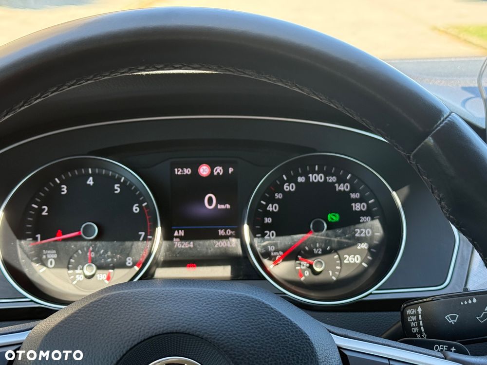 Volkswagen Passat 2.0 TSI Business DSG - 12
