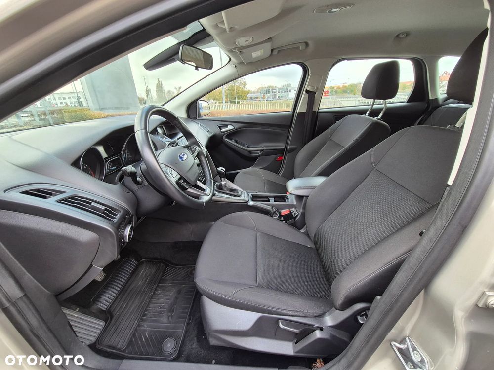 Ford Focus - 17