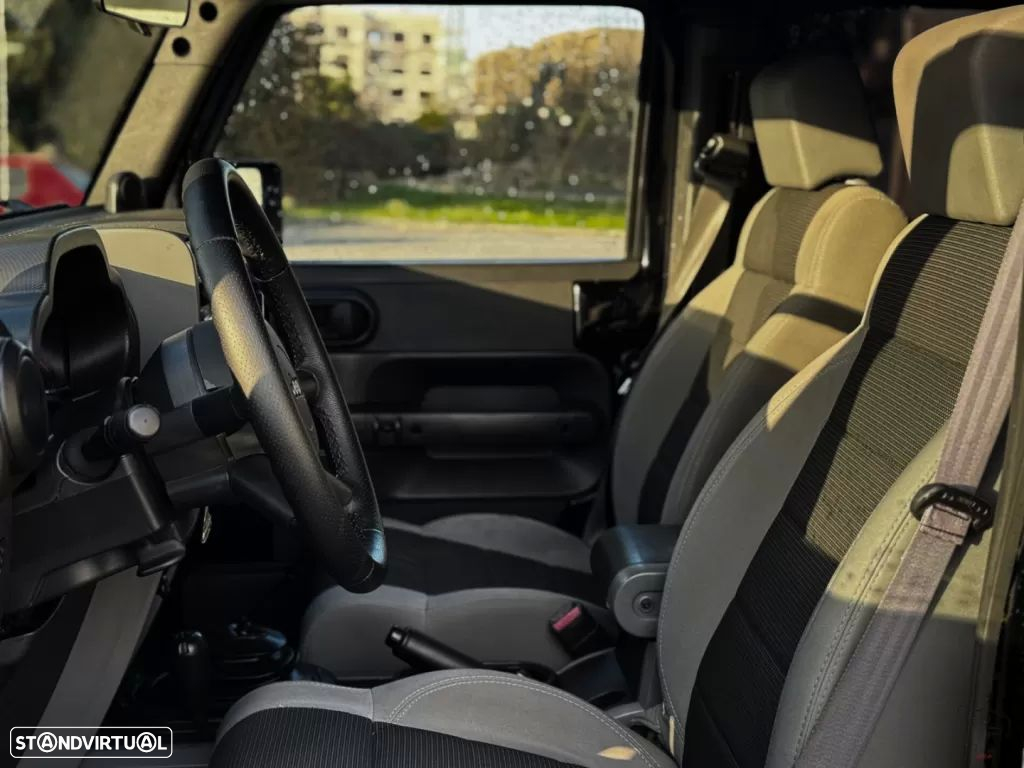 Jeep Wrangler Unlimited 2.8 CRD DPF Sport - 13