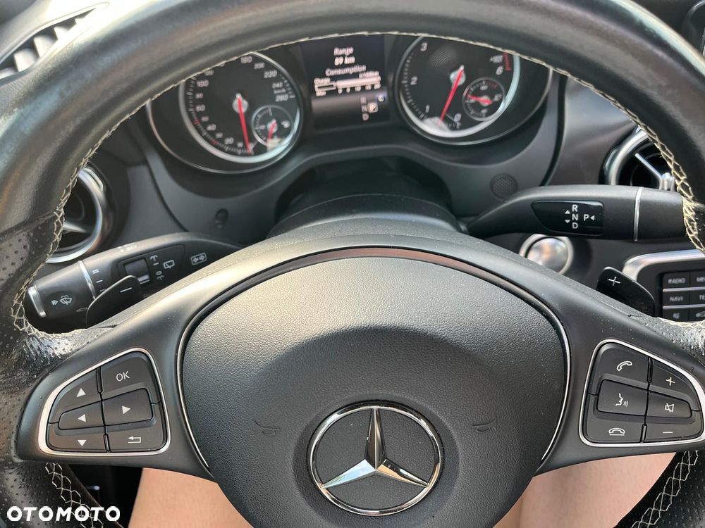 Mercedes-Benz GLA - 14