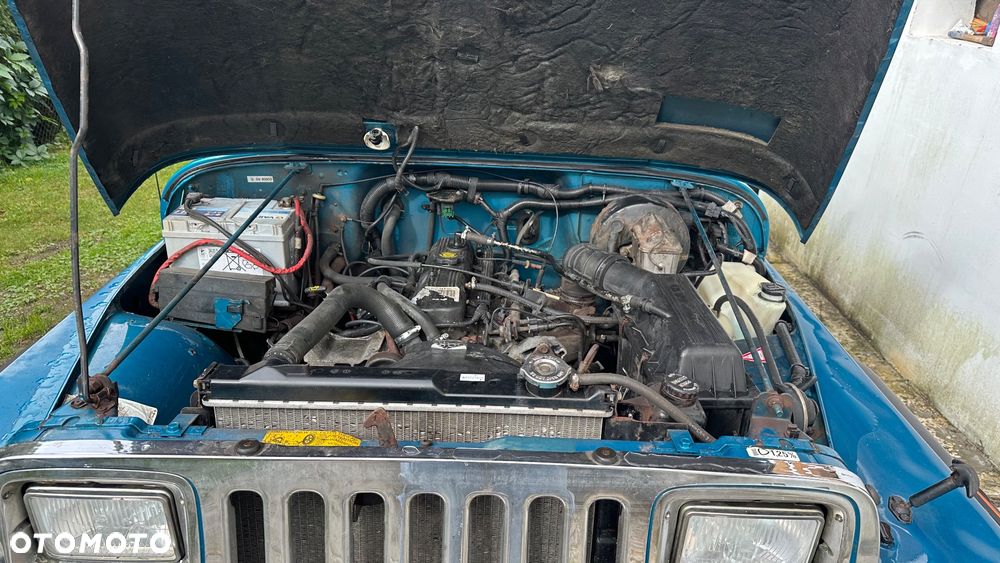 Jeep Wrangler 2.5L - 24