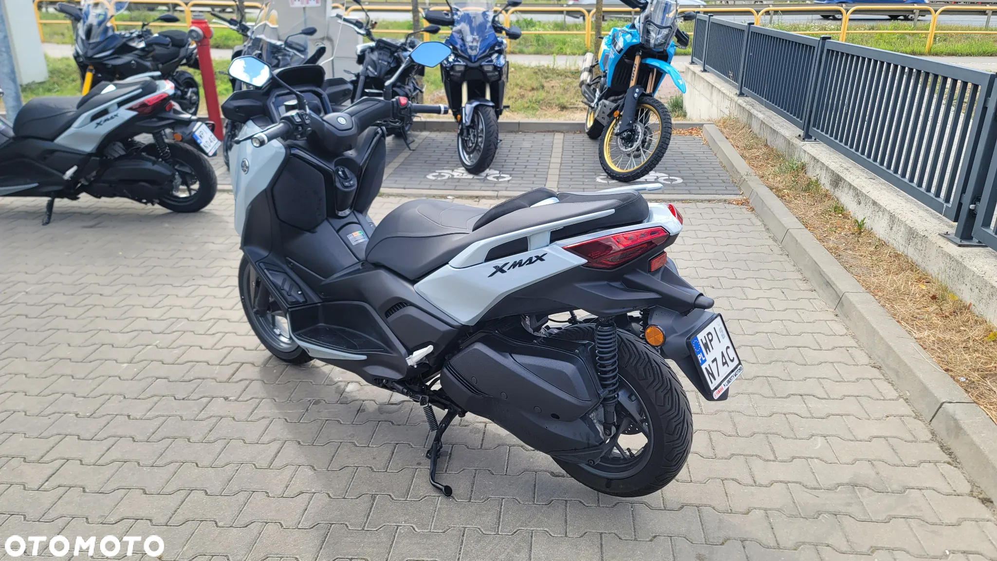 Yamaha X-max - 9