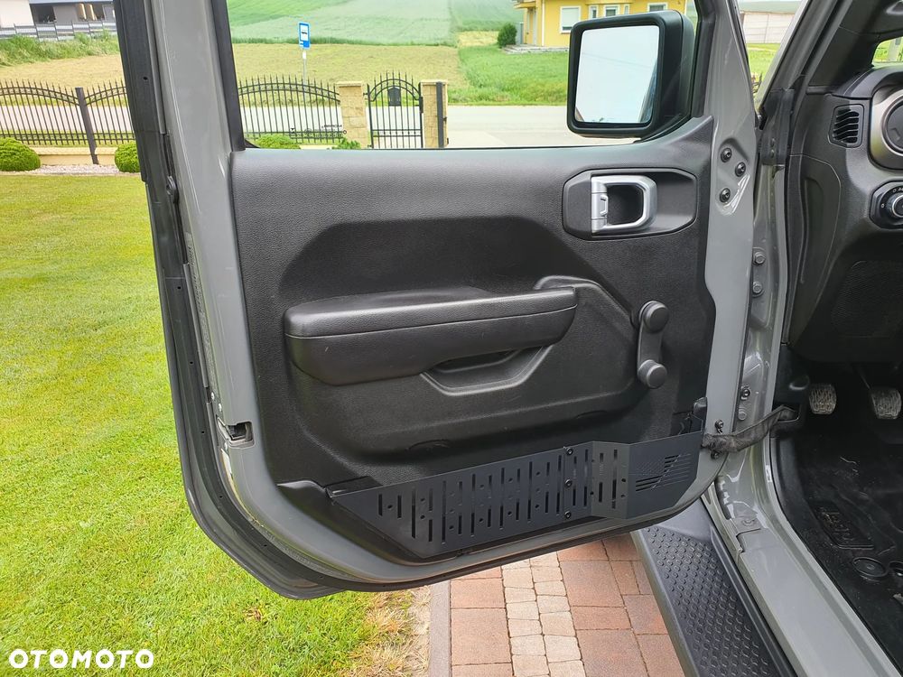 Jeep Wrangler - 13