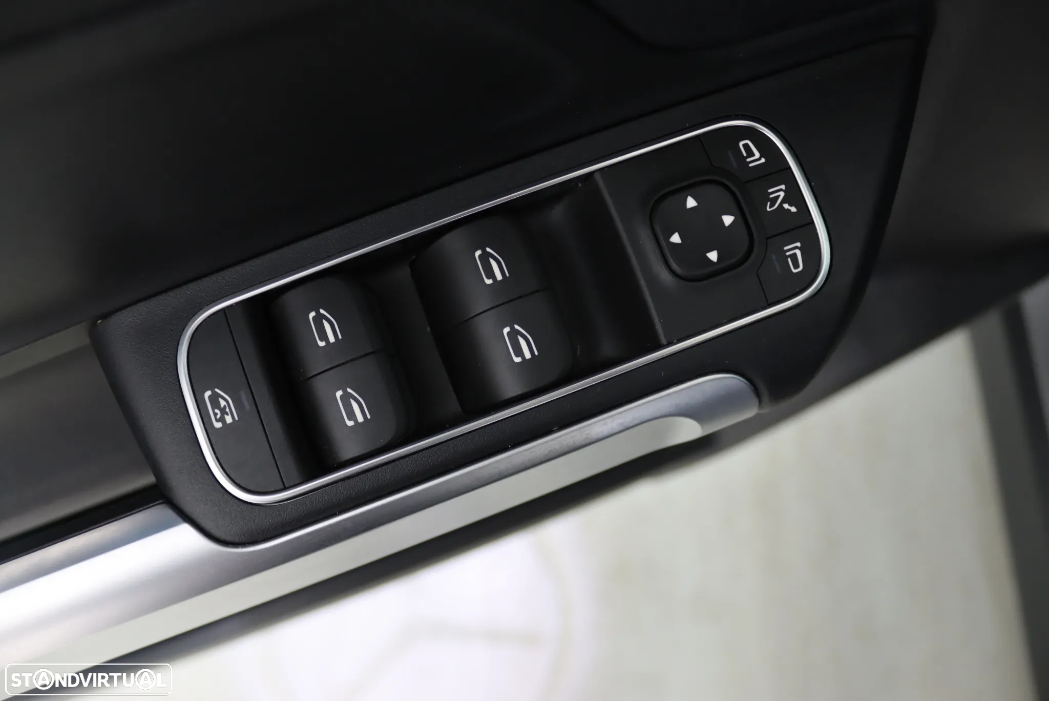 Mercedes-Benz EQB 250 Progressive - 16