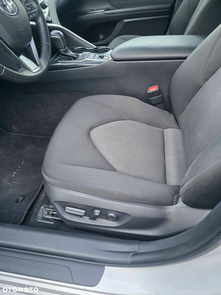 Toyota Camry - 16