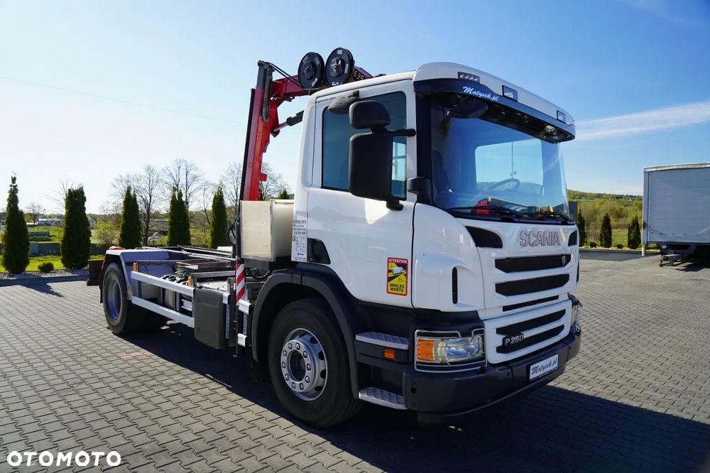 Scania P 250 / 4X2 / SIŁOWNIK DO WYWROTU /  + HDS HMF 635 K2 /  / MAX WYSÓW 7 M / STEROWANIE RADIOWE / ROTATOR /  EURO 6 - 13