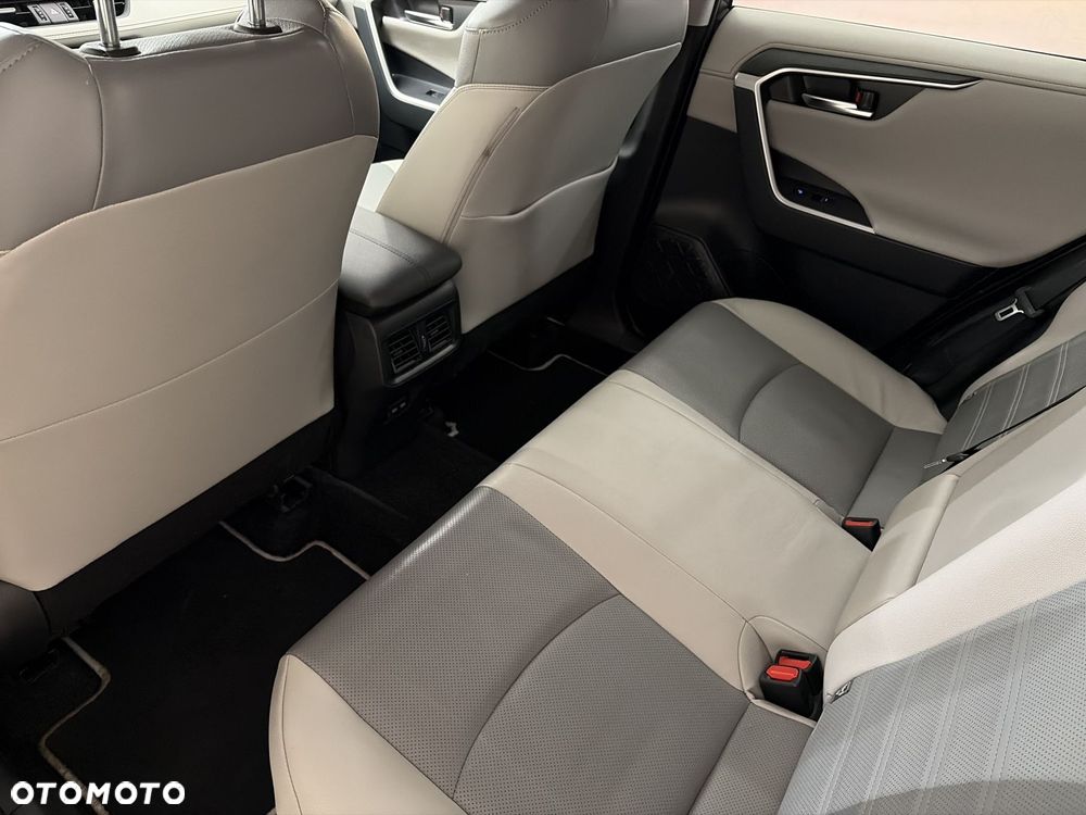 Toyota RAV4 - 11