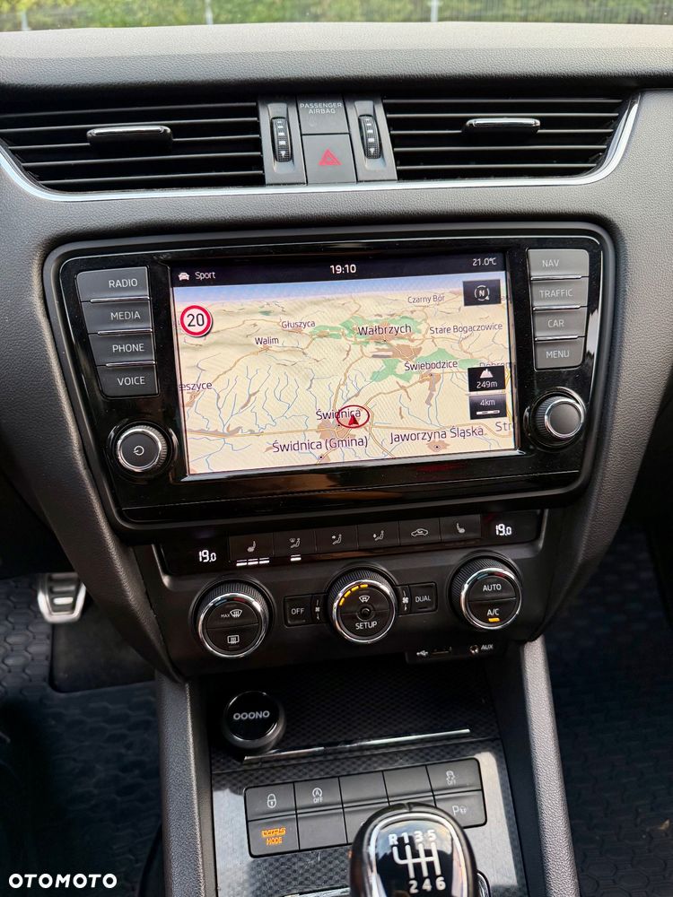 Skoda Octavia 2.0 TDI (Green tec) RS - 19