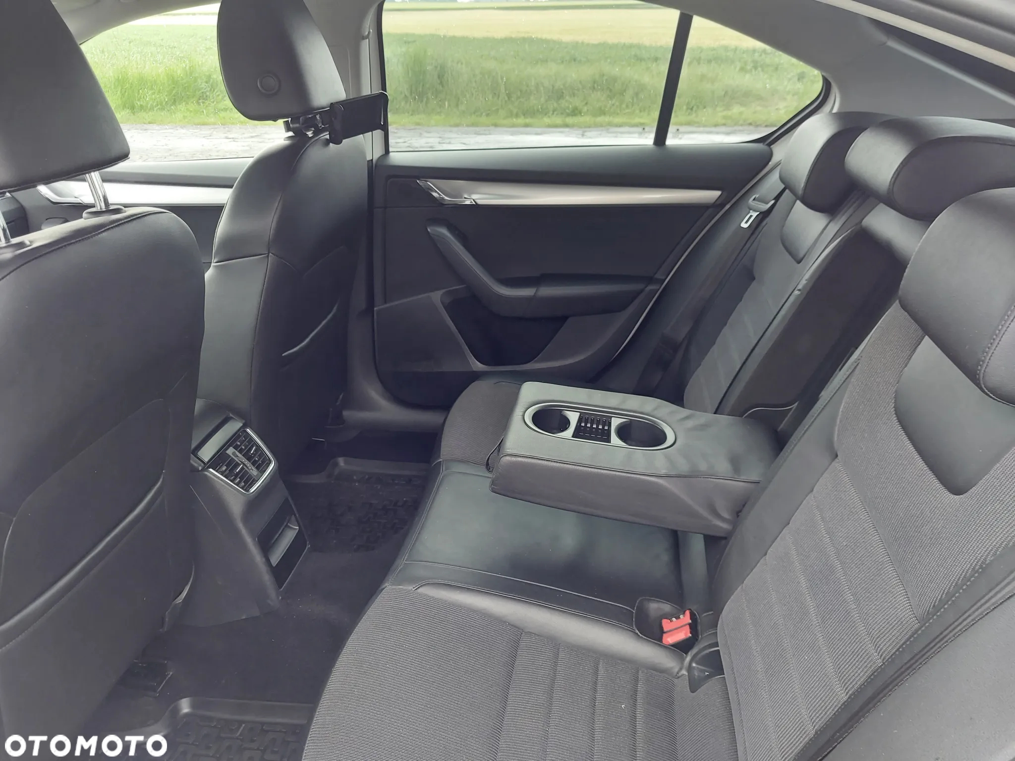 Skoda Octavia 1.6 TDI Elegance DSG - 10