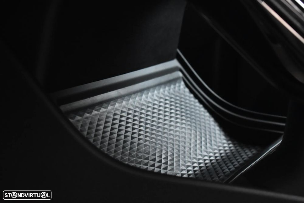 Land Rover Range Rover Evoque 1.5 P300e AWD R-Dynamic SE Auto - 50