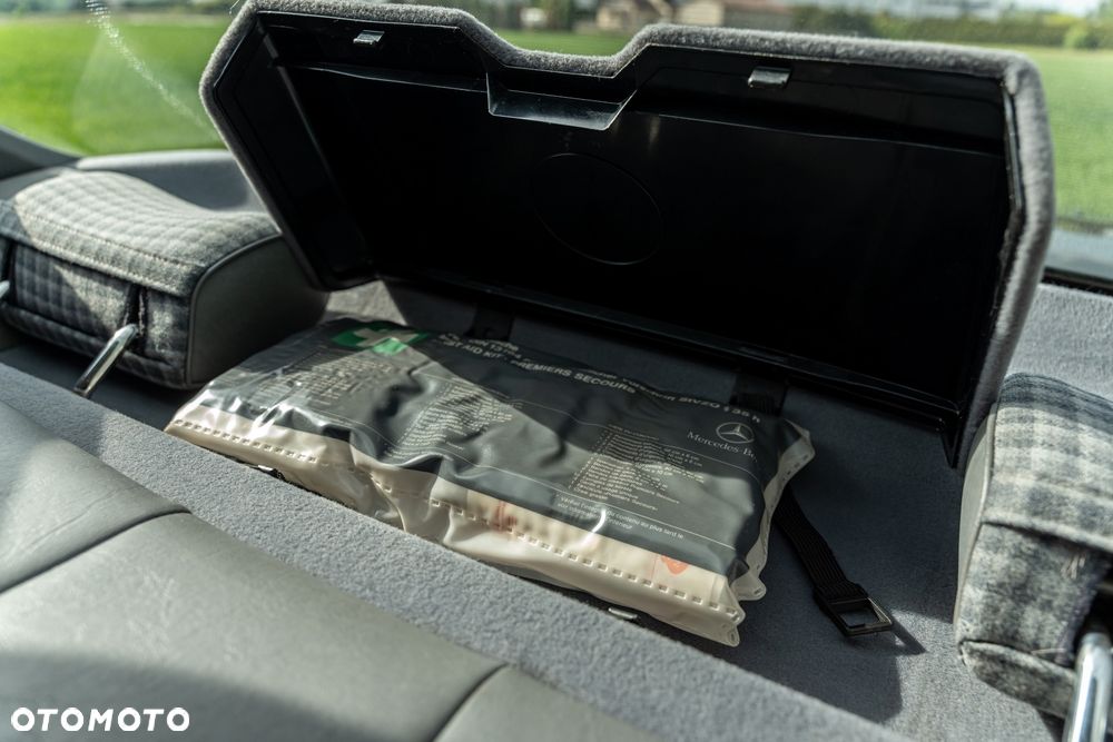 Mercedes-Benz W124 (1984-1993) - 21