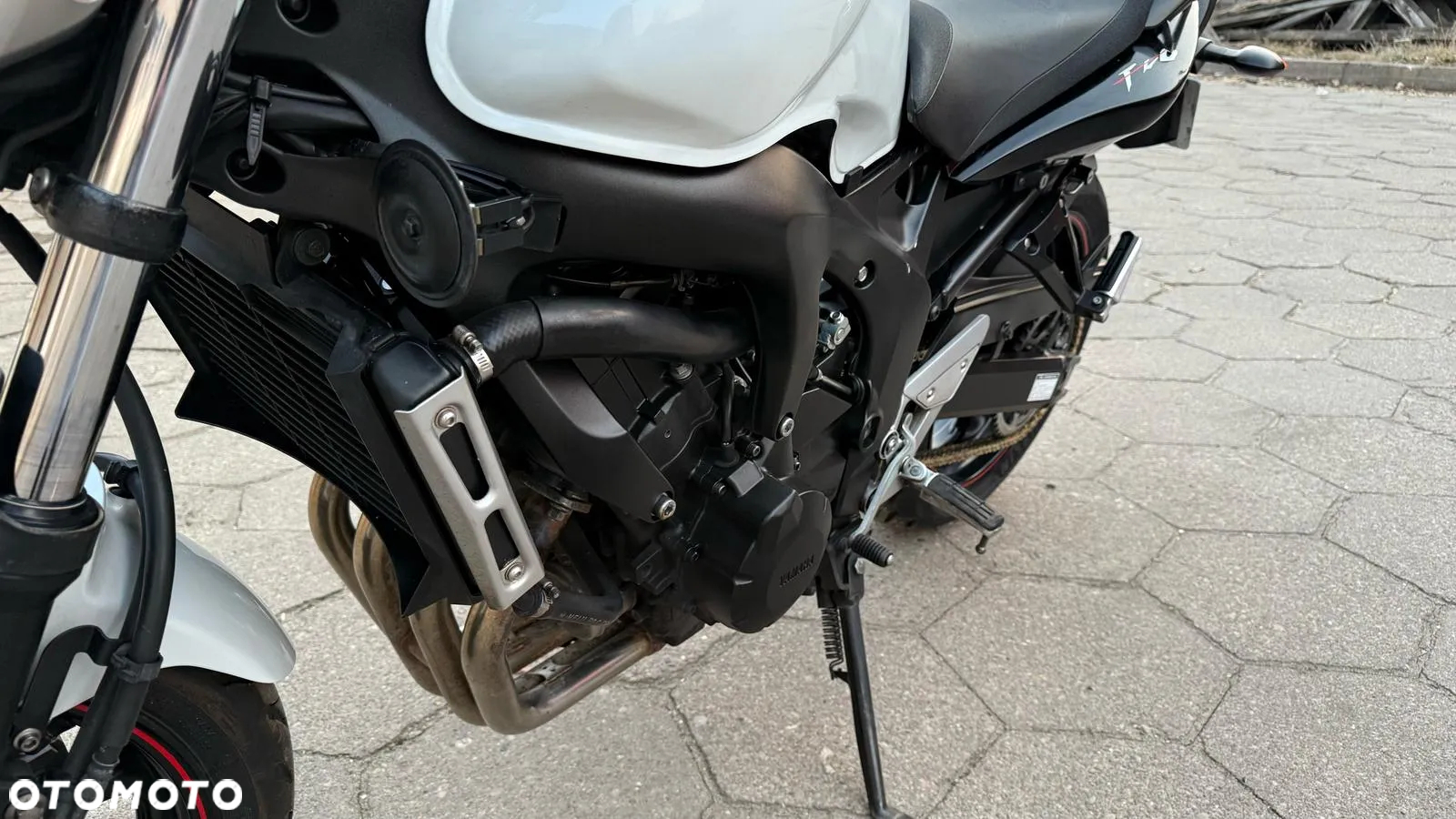 Yamaha FZ6 - 24