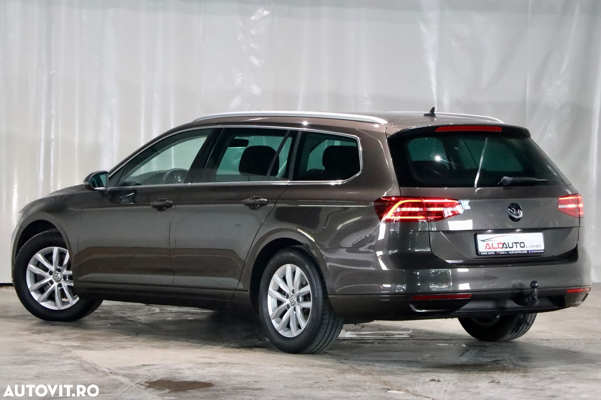 Volkswagen Passat Variant 1.6 TDI (BlueMotion Technology) Comfortline - 4