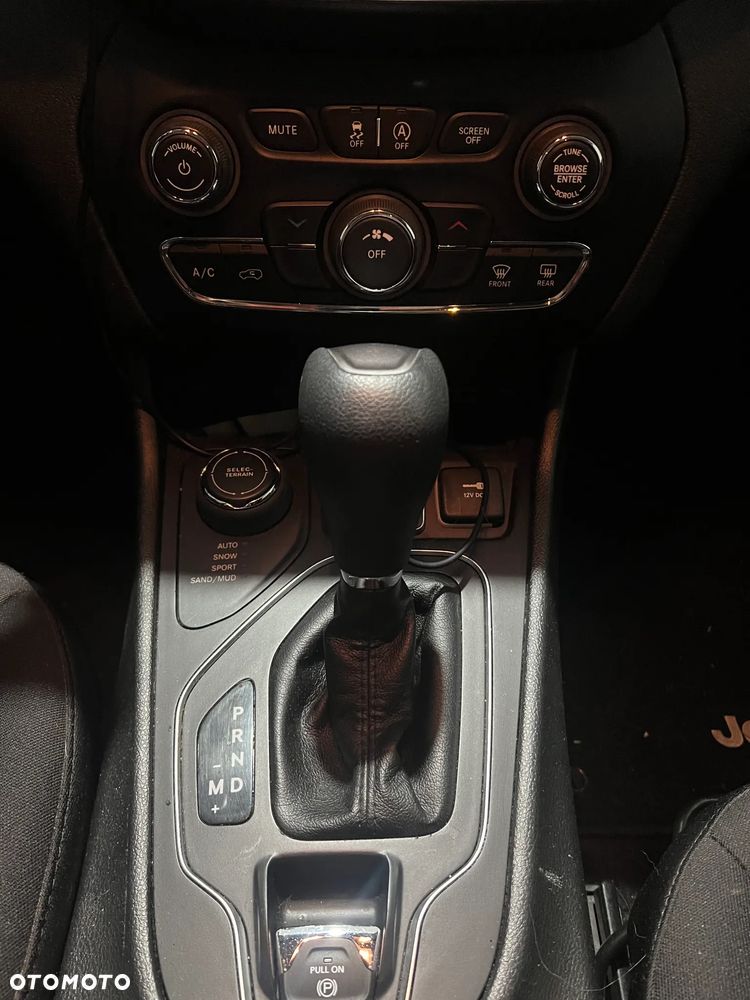 Jeep Cherokee 3.2 V6 Pentastar Active Drive I Automatik Limited - 9