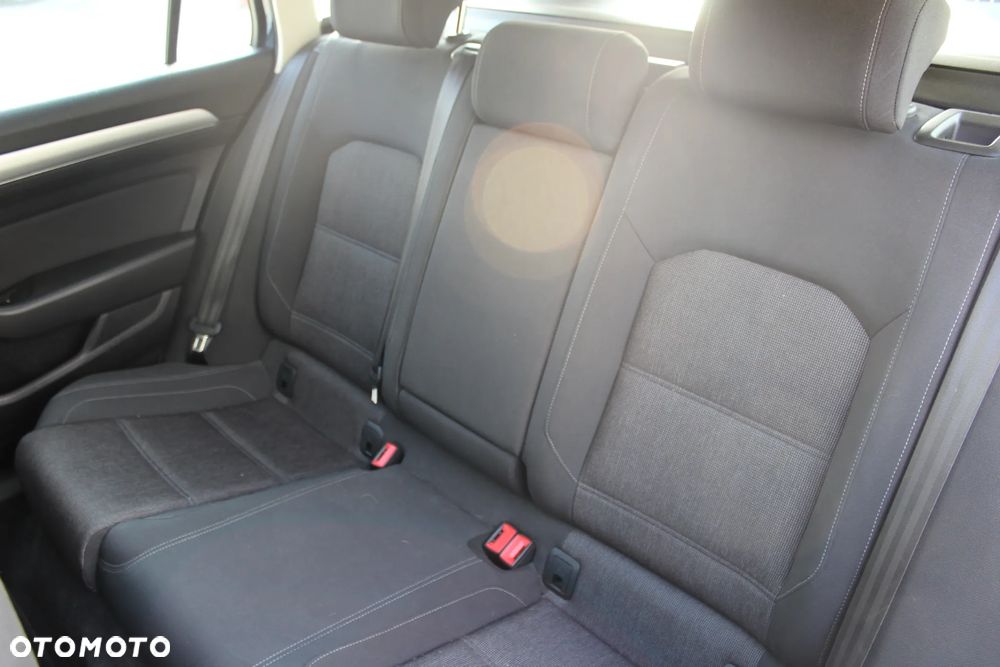 Volkswagen Passat Variant 1.6 TDI SCR DSG Comfortline - 24