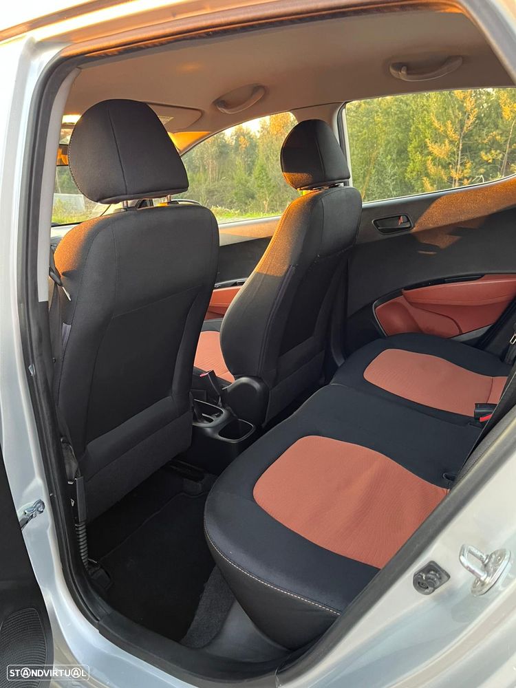Hyundai i10 1.0 Urban - 11