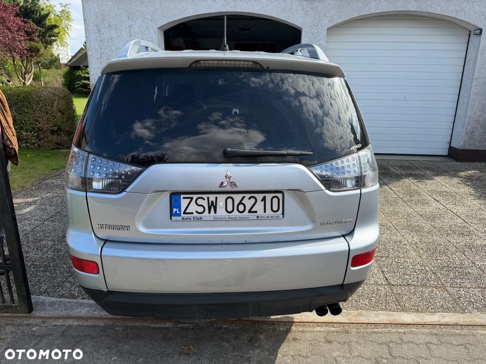 Mitsubishi Outlander 2.0 DID Intense + - 16
