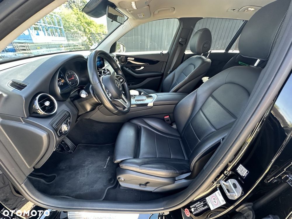 Mercedes-Benz GLC 300 de 4-Matic Business Edition - 16