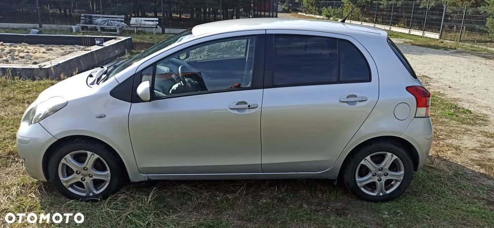 Toyota Yaris - 15