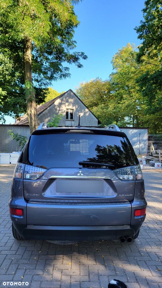 Mitsubishi Outlander - 14